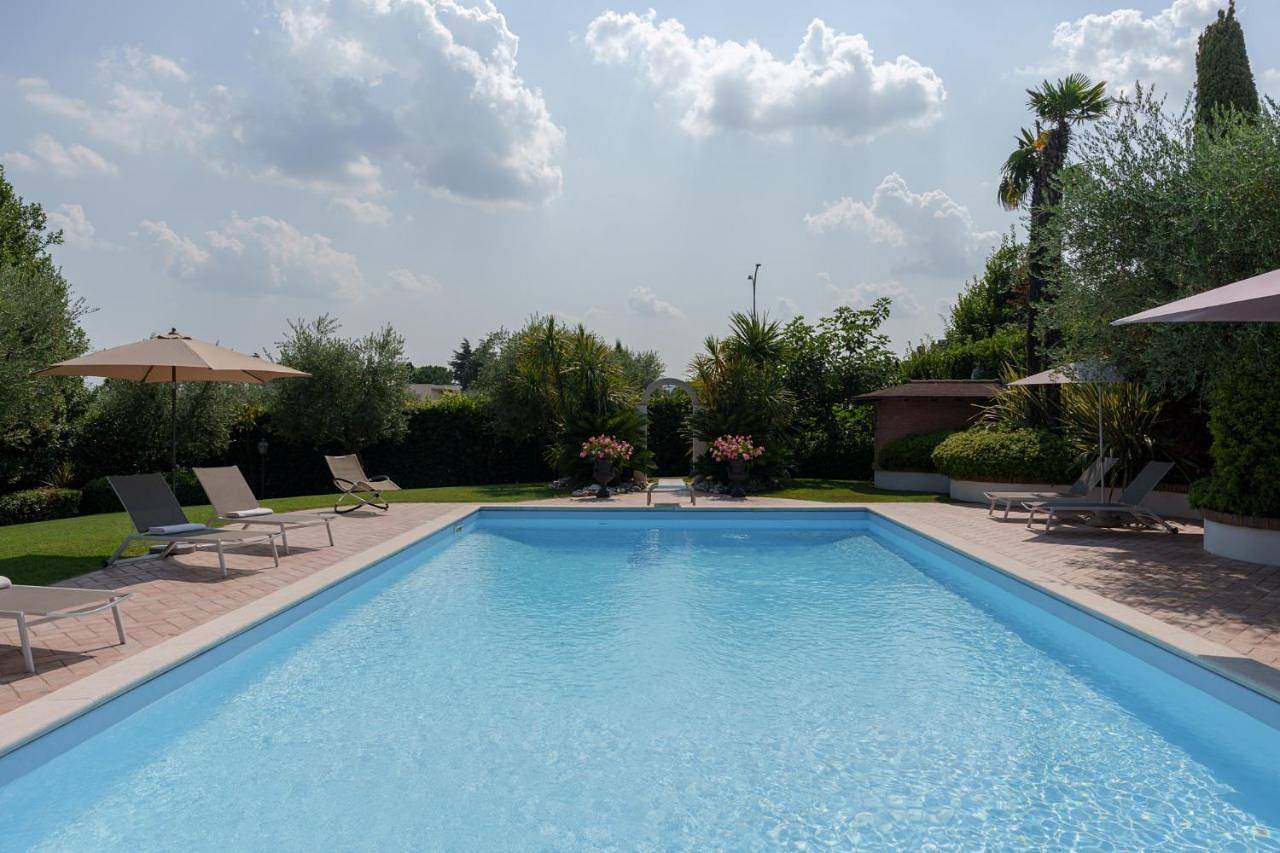 Villa Elena in Moniga del Garda, Prealpi Gardesane
