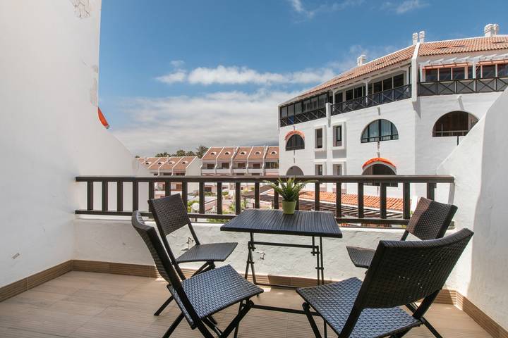 Casa vacanza per 4 persone, con piscina per bambini e balcone nonché giardino in Playa de las Americas
