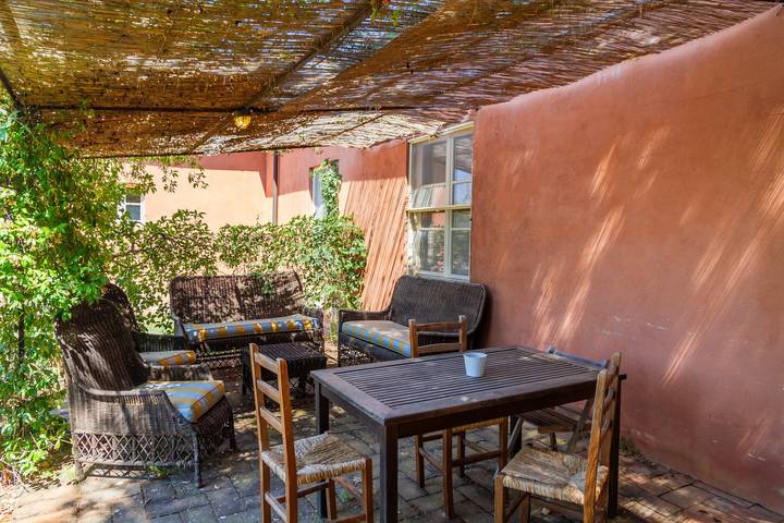 Entire apartment, Apartment 'Scuole Grandi' with Shared Garden in Gavorrano, Grosseto Province