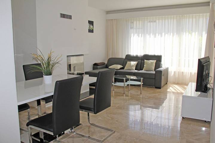 Appartement entier, Appartement de vacances pour 4 personnes avec balcon in Ascona, Alpes tessinoises