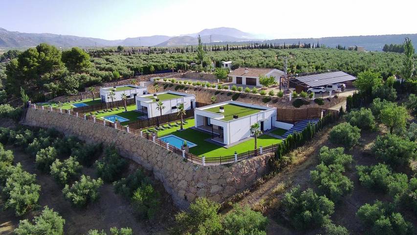 Chalet para 7 personas, con piscina además de jardín y vistas en Sierra de Cazorla