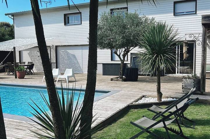 Location de vacances pour 8 personnes, avec Terrasse et Jardin à Saubion