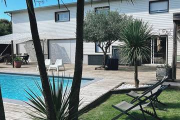Gîte pour 8 personnes, avec jardin à Saubion