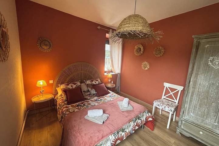 Gîte pour 5 personnes, avec terrasse et jardin - 1