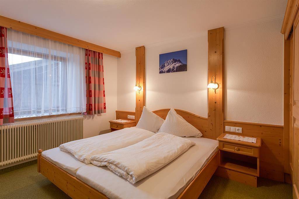 Ganze Ferienwohnung, Doppelzimmer ohne Balkon in Längenfeld, Ötztal