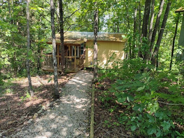 Vacation apartment for 7 people, with yard in Missouri