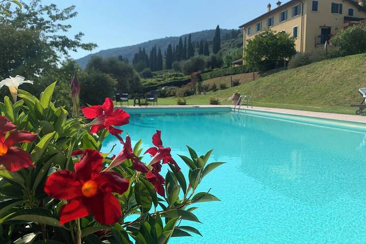 Ferienwohnung für 8 Personen, mit Whirlpool und Garten in Garda