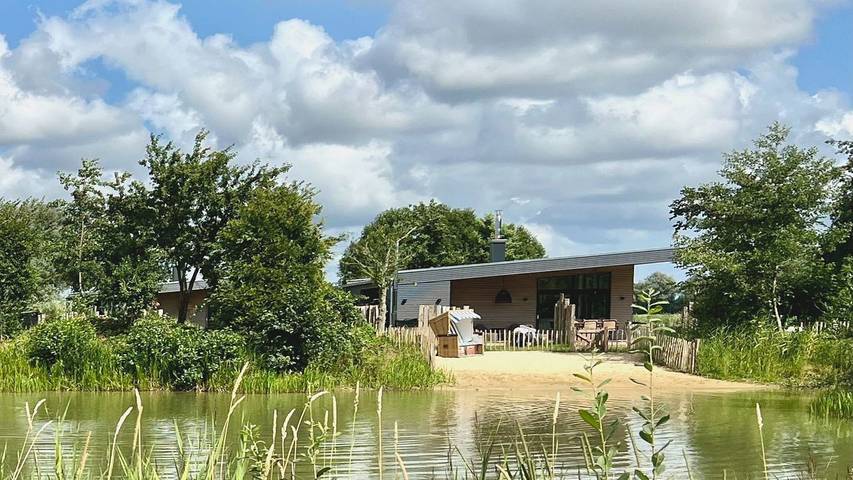 Ferienhaus für 5 Personen, mit Whirlpool und Sauna sowie Garten und Terrasse in Süderdeich