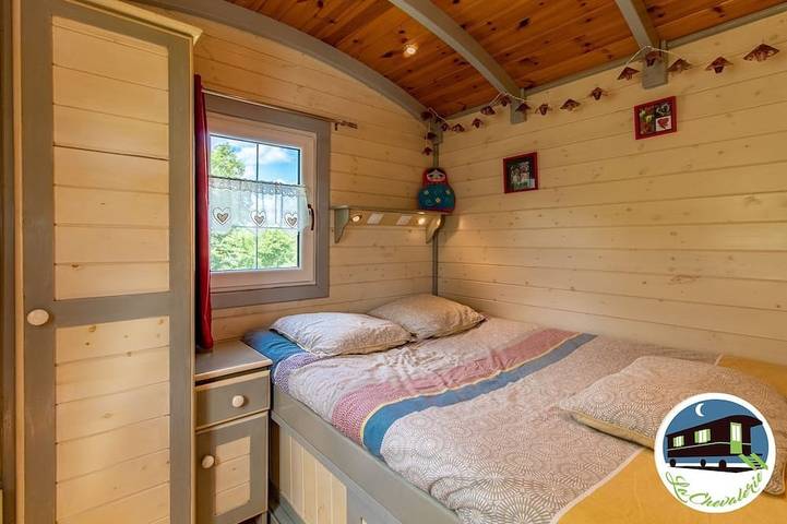 Gîte pour 5 personnes, avec piscine ainsi que jardin et balcon à Saint-Augustin-des-Bois - 3