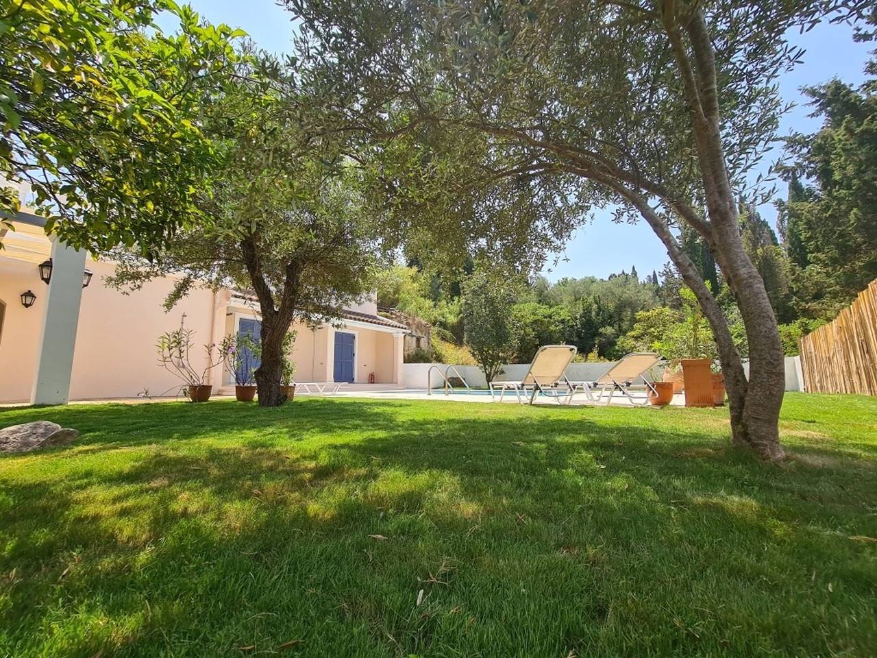 Villa für 5 Personen mit Garten in Agios Georgios, Korfu