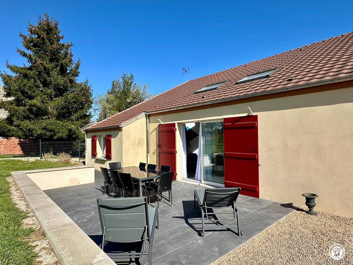 Gîte pour 7 personnes, avec jardin à Sainte-Magnance