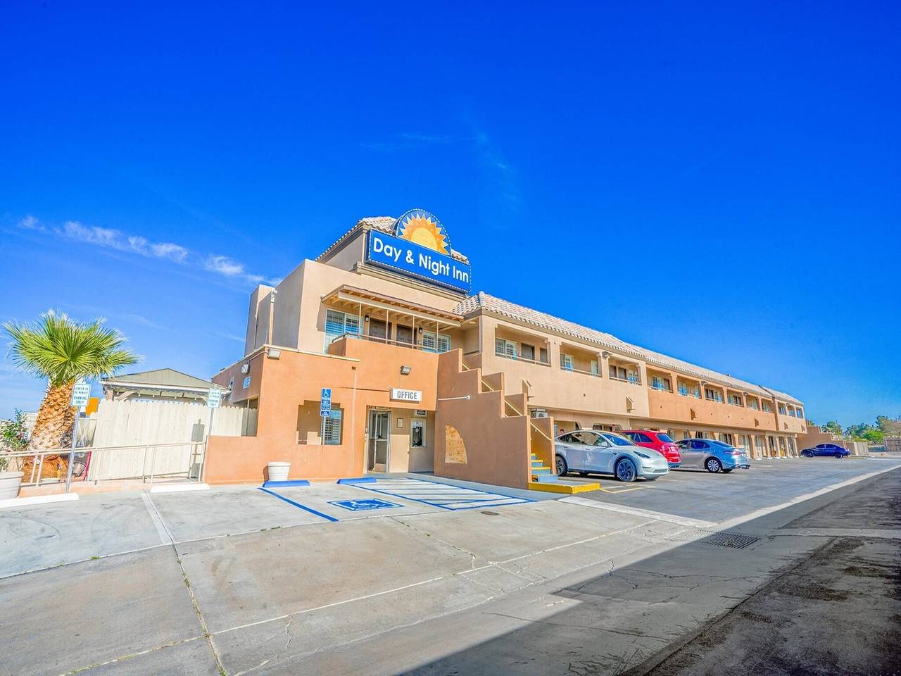 Ganze Wohnung, Queensize-Bett | Nichtraucher in San Bernardino County