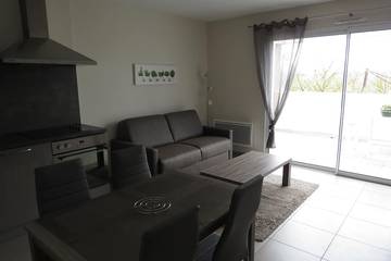 Gîte pour 4 personnes, avec terrasse à Colombiers