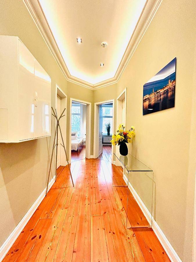 Ganze Wohnung, Two-Bedroom Apartment in St. Georg, Hamburg