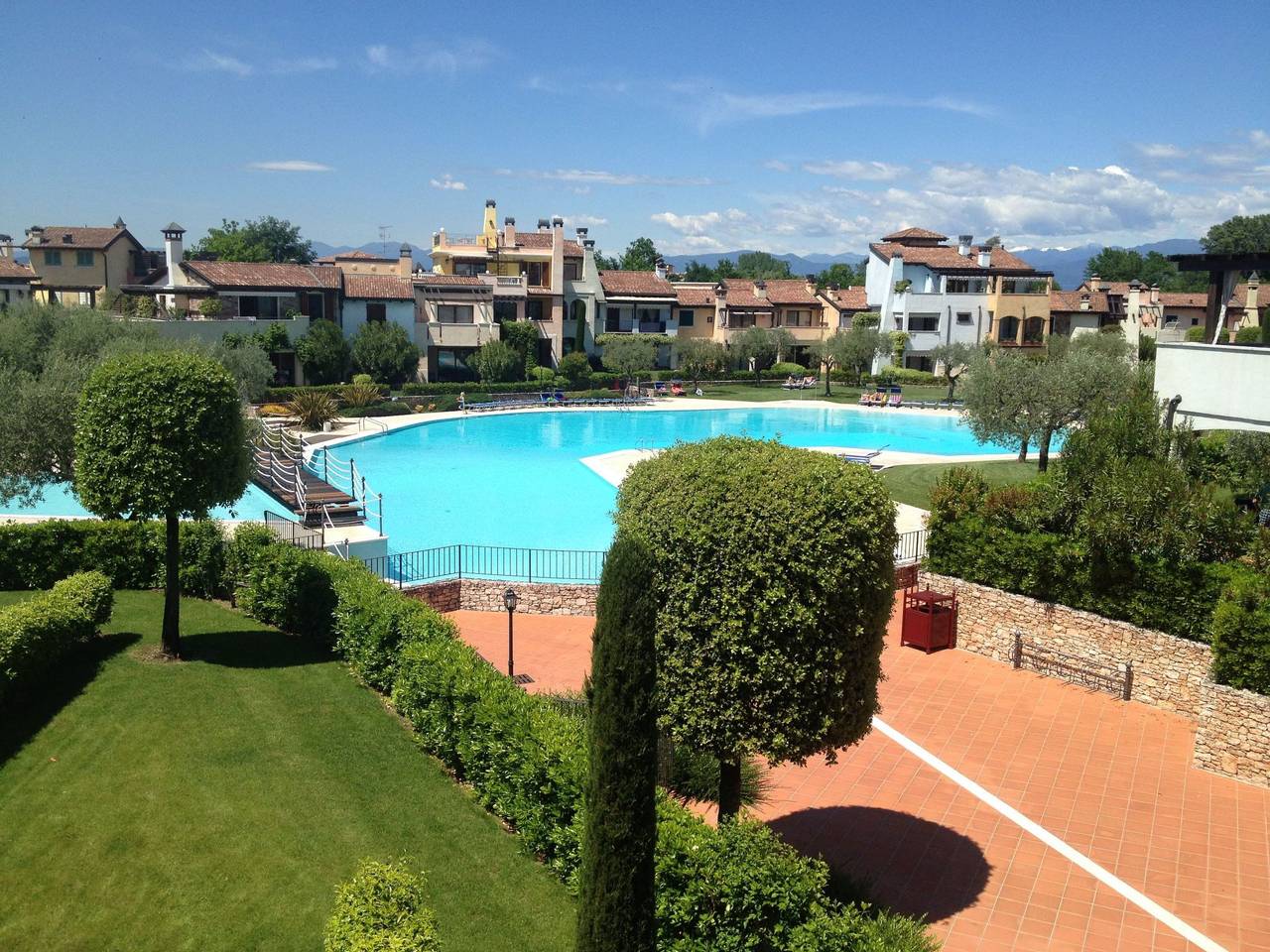 Geheel appartement, Wohnung mit Terrasse in Peschiera del Garda, Garda Bergen
