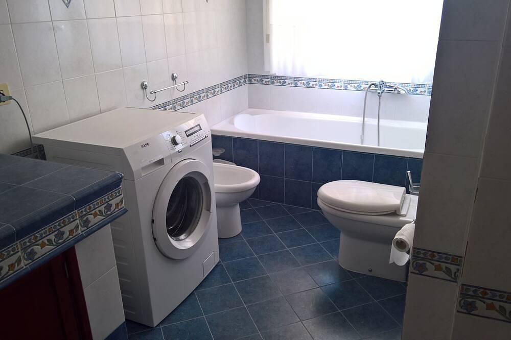 Entire apartment, 50 meters from the Beach Apartment for families or Friends in Casa Santa (Sicily), Erice