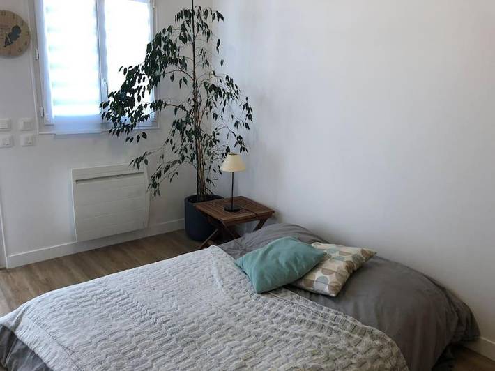 Location de vacances pour 8 personnes, avec terrasse ainsi que jardin et piscine à Marsilly - 4