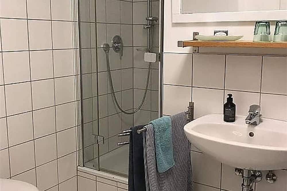 Ganze Wohnung, Atelier Seeshaupt Atelierwohnung mit großer Terrasse 5 min vom Starnberger See in Seeshaupt, Starnberger See