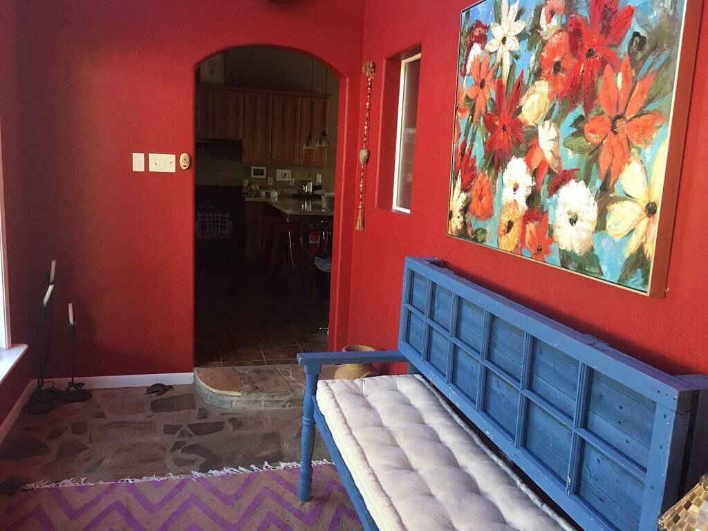 Wunderschönes Haus auf einem Hügel am See in Comal County