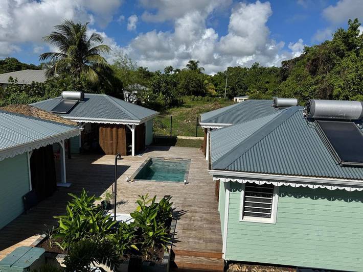 Ferme pour 2 personnes, avec jardin et piscine, animaux acceptés à Sainte-Anne