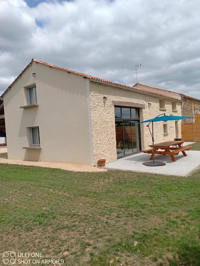 Location de vacances pour 12 personnes, avec jacuzzi et jardin à Bonnes - 4