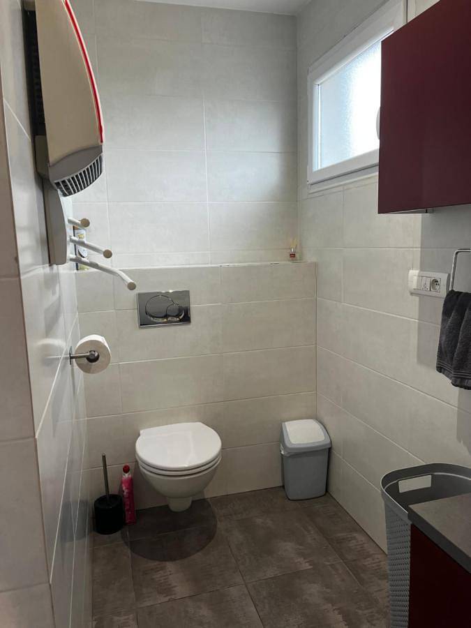 Appartement entier, One-Bedroom Apartment in Puget-sur-Argens, Côte méditerranéenne (France)