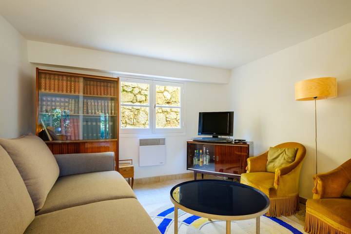 Location de vacances pour 7 personnes, avec piscine ainsi que balcon et jardin à Beausoleil - 4