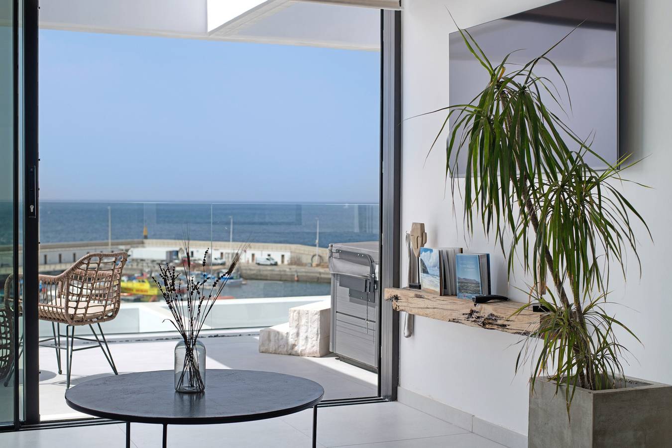 Appartement Suit Horizonte met Zeezicht, Jacuzzi & Wi-Fi, foto 7