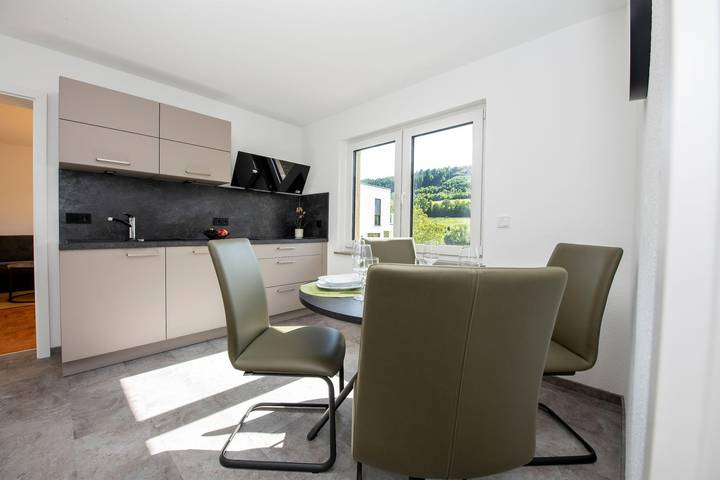 Ganze Ferienwohnung, Ferienwohnung Dg in Merl, Zell (Mosel)