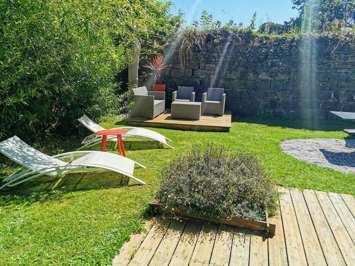 Location de vacances pour 28 personnes, avec jardin et vue à Quintin
