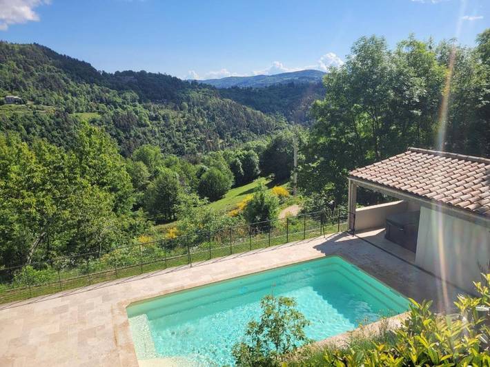 Maison de vacances pour 13 personnes, avec jardin ainsi que piscine et jacuzzi