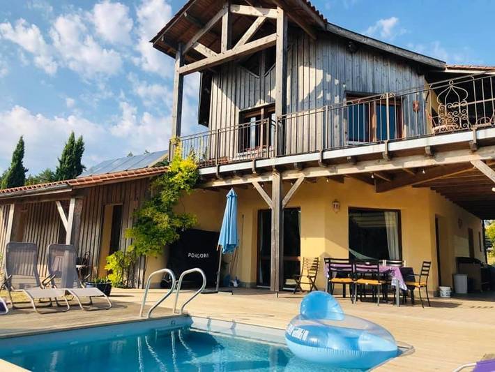 Appartement de vacances pour 10 personnes, avec Terrasse et Jardin ainsi que Piscine et Vue