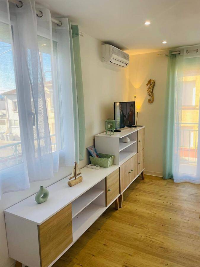 Appartement entier, One-Bedroom Apartment in Corneilla-del-Vercol, Côte d'Améthyste