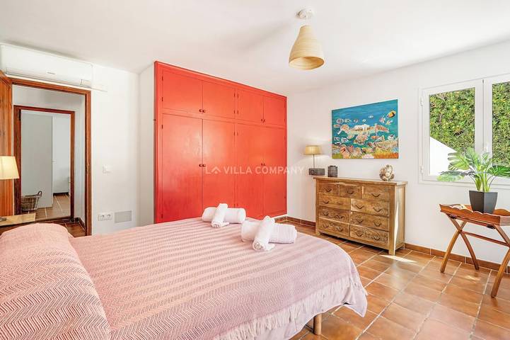 Wonderful Villa in Tranquil Area - Private Pool, 250m from Sea, Air-conditioning in Punta Prima, Sant Lluís