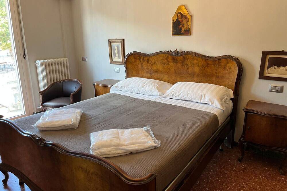 Entire apartment, Art House Downtown luxury stay in San Benedetto del Tronto, Riviera delle Palme