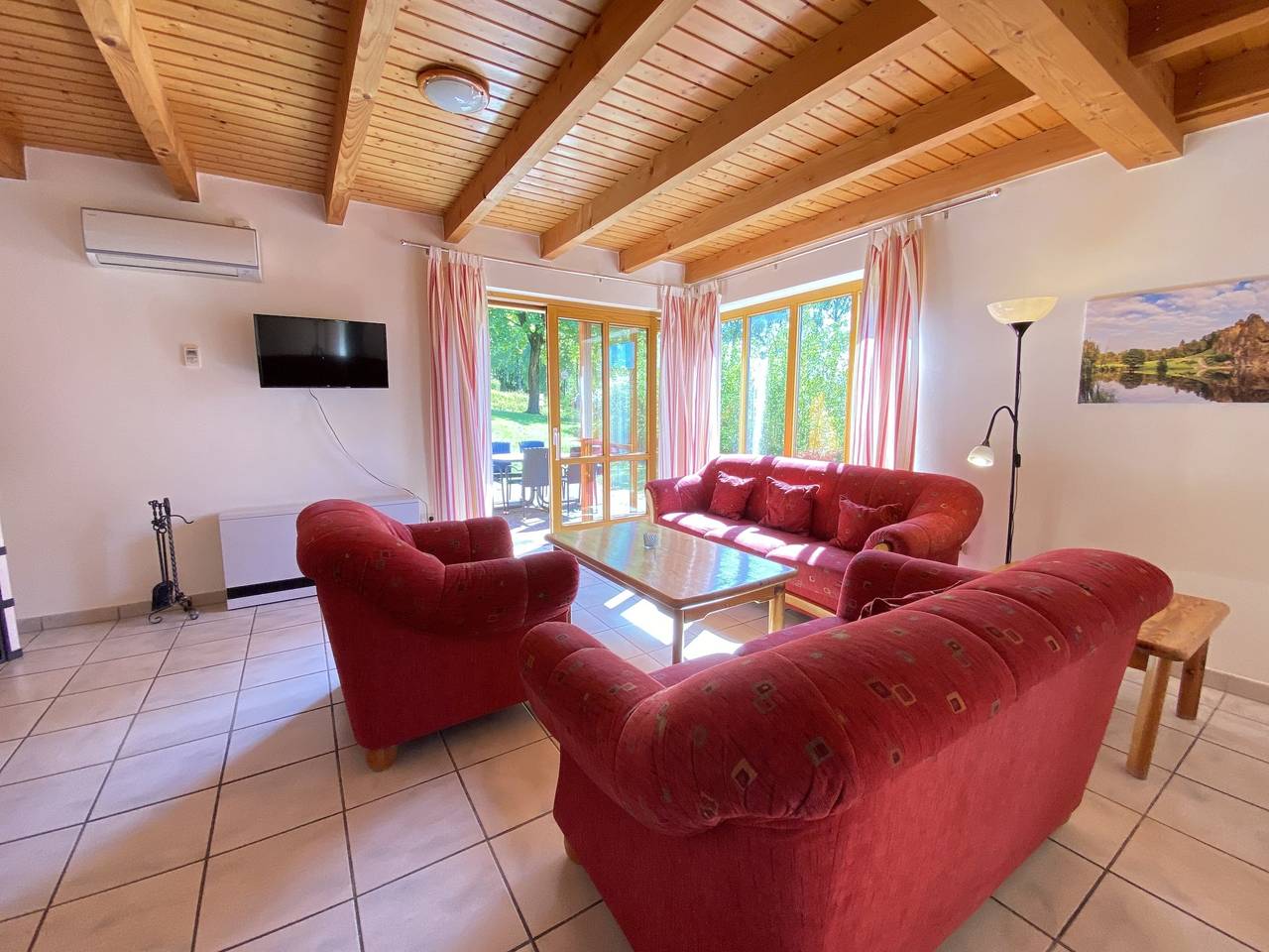 Haus 28 Natur Ferienpark - Hundefreundlicher Rückzugsort für Erholung und Abenteuer im Grünen in Nieheim, Kreis Höxter