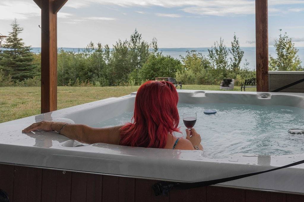 Le Montagnard Private Spa, Magnificent View of the River in Le Massif