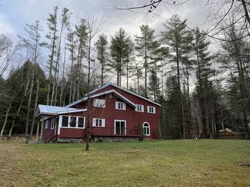 Vacation House for 8 Guests in Londonderry, Green Mountain National Forest, Picture 3