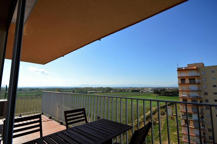 Ferienwohnung für 6 Personen, mit Meerblick und Pool sowie Terrasse in Sant Pere Pescador - 2