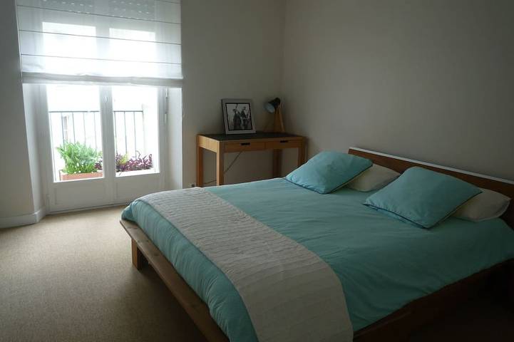 Appartement entier, Grand appartement lumineux avec garage Centre Quimper in Quimper, Région de Quimper