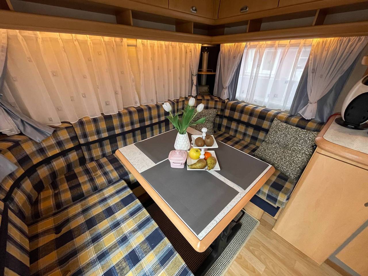 The Cozy Caravan Vestmannaeyjar in Vestmannaeyjabær