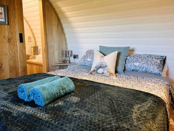 Glamping for 6 People in Mid-Wales, Powys, Photo 2