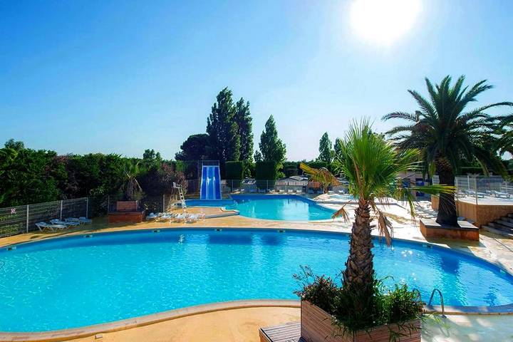 Camping pour 6 personnes, avec Terrasse ainsi que Piscine et Vue