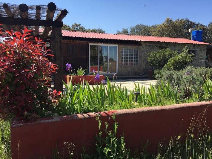 Casa rural para 5 personas, con vistas y jardín además de terraza y piscina - 1