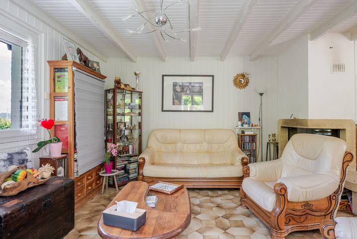 Villa near the lake, with mountain views, private pool and Wi-Fi in Étercy, Annecy region