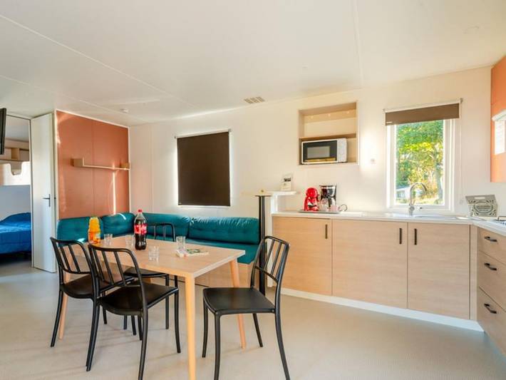 Camping Les Carolins - Mobilhome 7 personnes - Premium Jardin- 38.5m² - 3 chambres - 2 Sdb- 2 Wc in Port-Bail-sur-Mer, Côte de la Déroute
