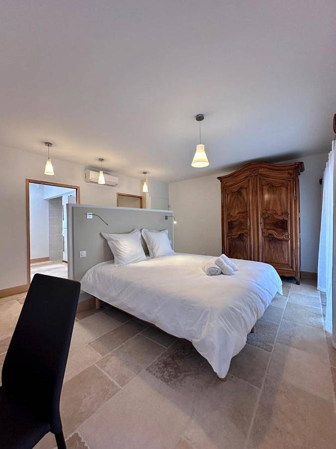 Location de vacances pour 12 personnes, avec piscine ainsi que jardin et jacuzzi à Cuzance - 4