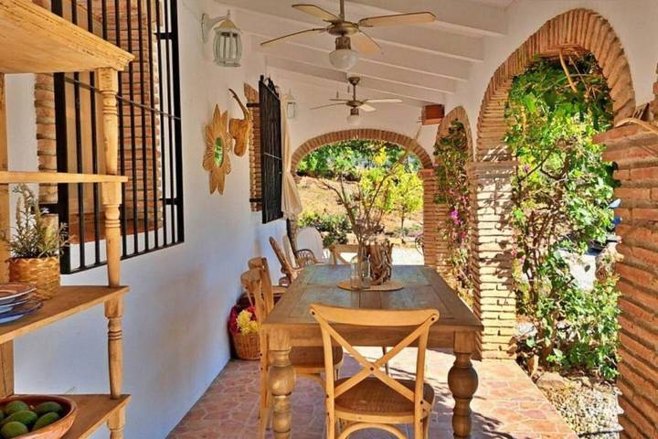 Casa rural para 5 personas, con jardín en Alcaucín - 3