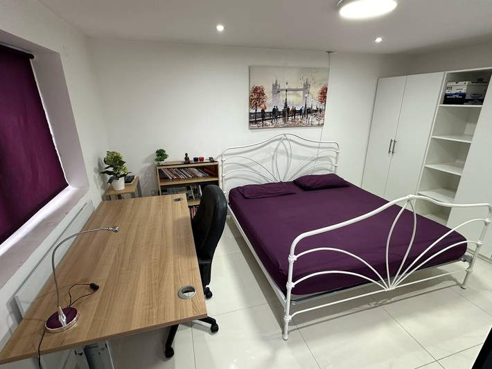 Holiday letting for 2 people in Slough