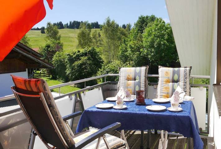 Ferienwohnung für 6 Personen, mit Balkon und Terrasse sowie Garten und Ausblick in Roßhaupten